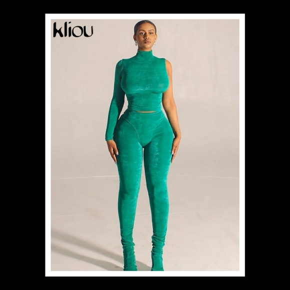 💋KLIOU HIGH STREET TWO PIECE SET w/ MOCK TURTLENECK AND FOOTIE PENCIL PANT!!! - Picture 1 of 16